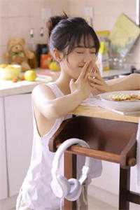 老六守尸人，绝色女帝被摸醒了全文完结