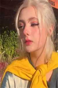 优秀文集重逢：我与佳人共赏美景
