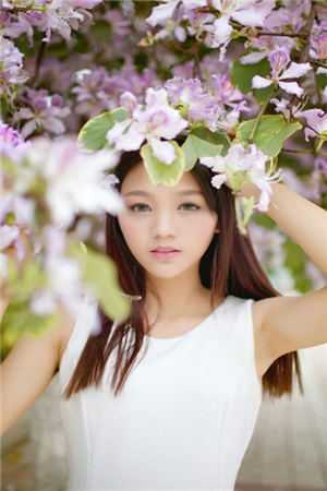 刚穿越，就奖励我葵花宝典？热门小说