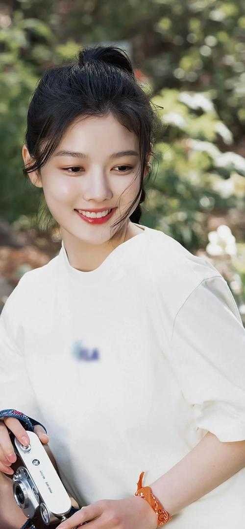 爱妃不擅争斗，朕只好专宠爆款热文